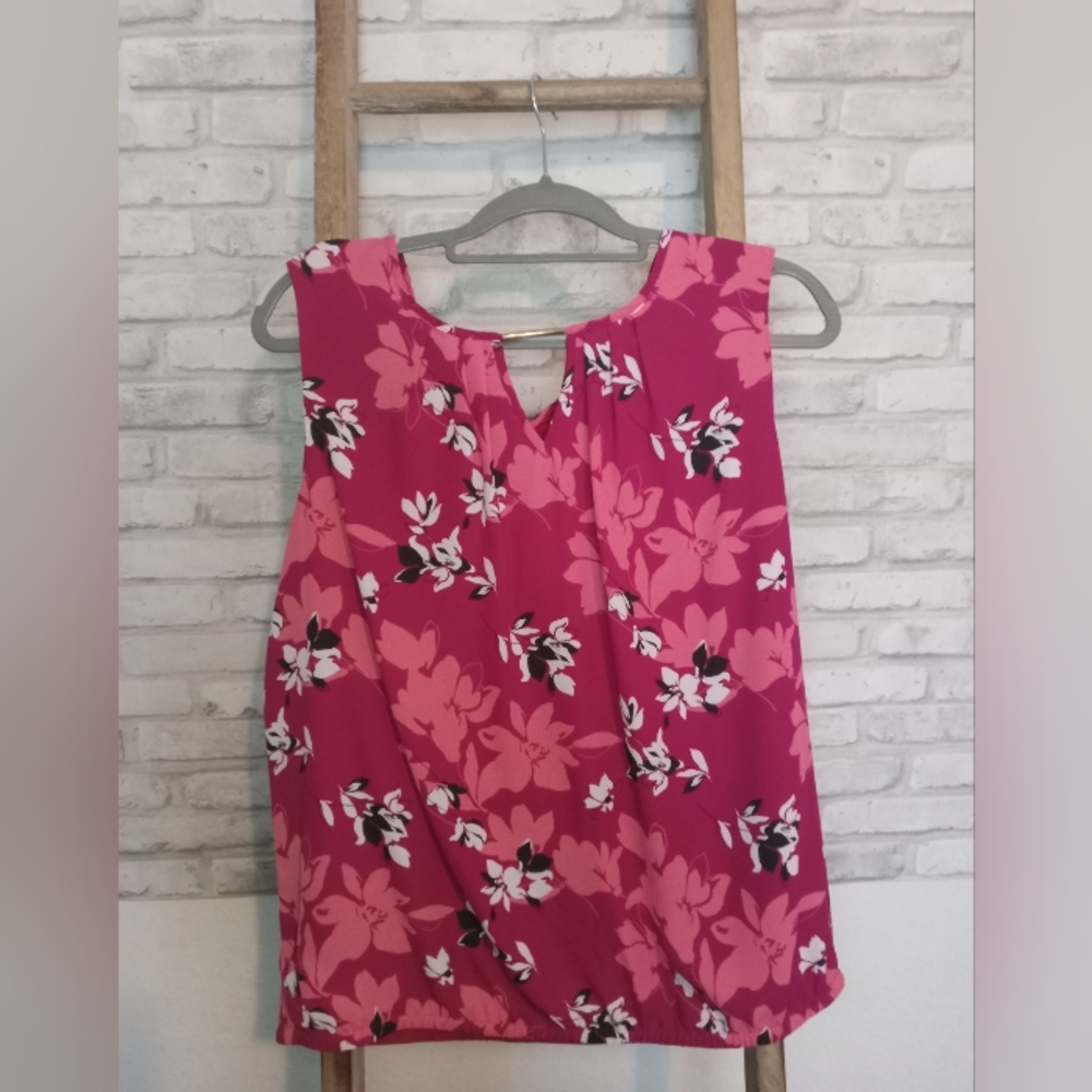 Liz Claiborne Sleevless Blouse